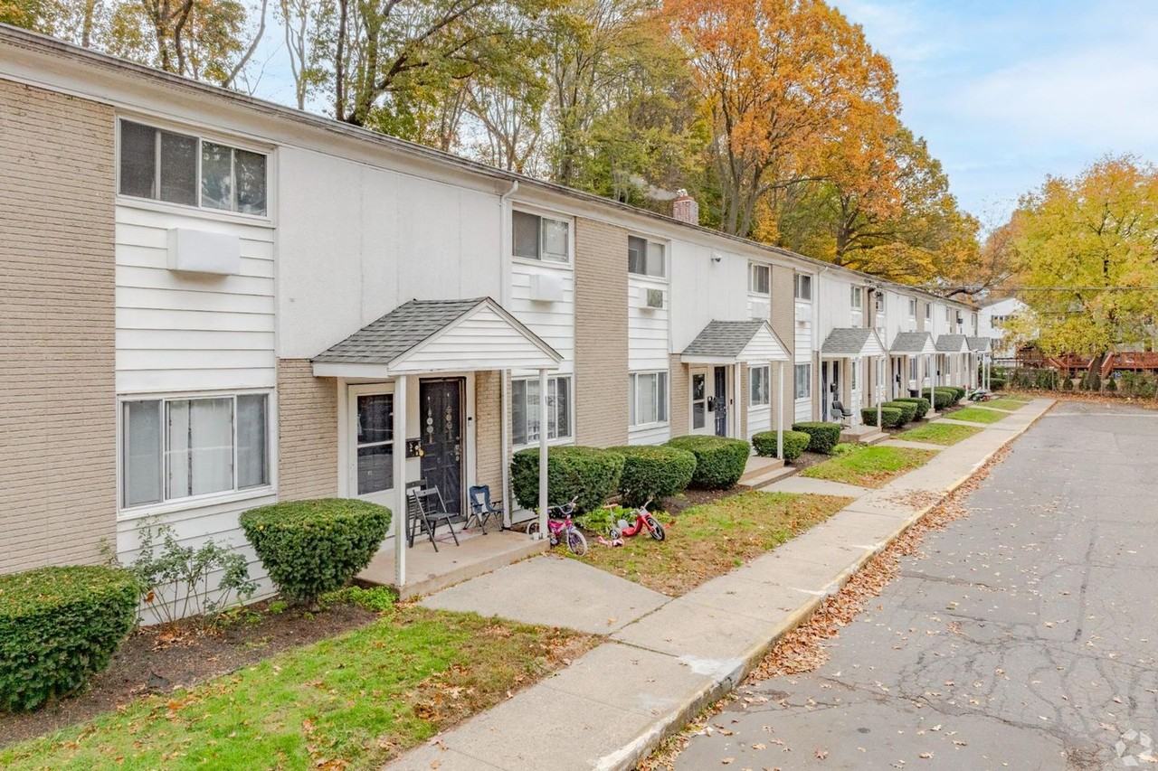 Georgetown Apartments - Photo 4 of 6