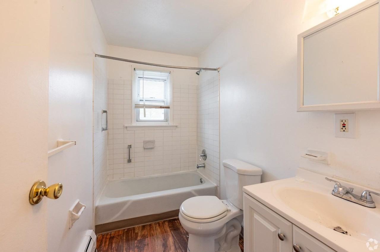 Georgetown Apartments - Photo 6 of 6