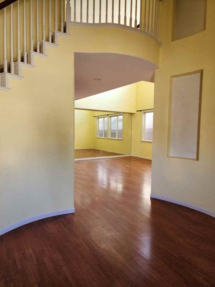 3017 Queens Gate Ct - Photo 2 of 50