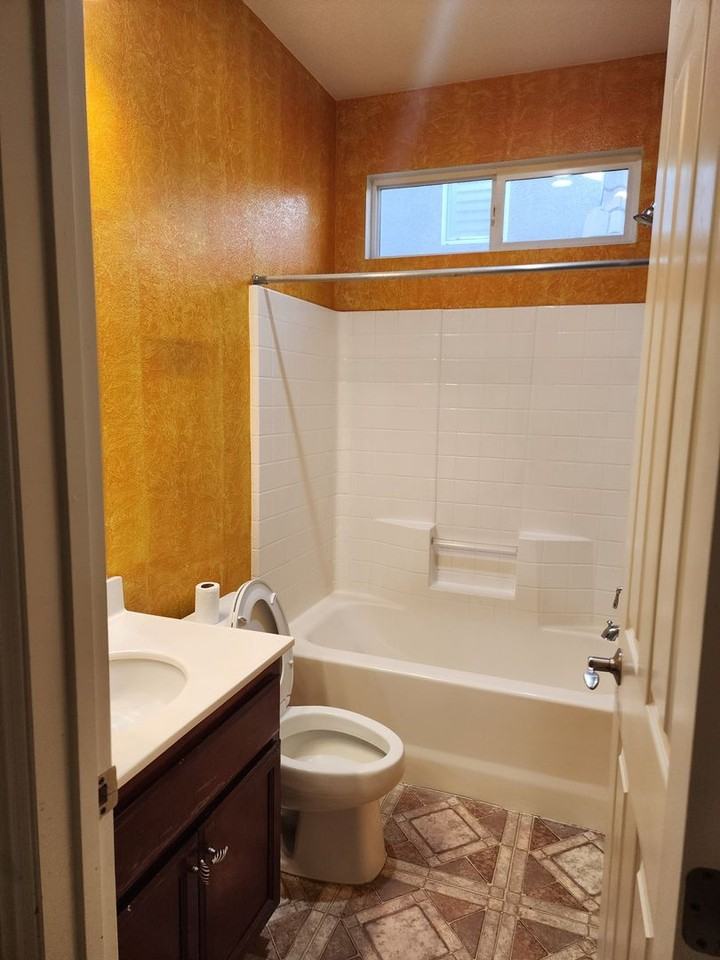 3017 Queens Gate Ct - Photo 4 of 50