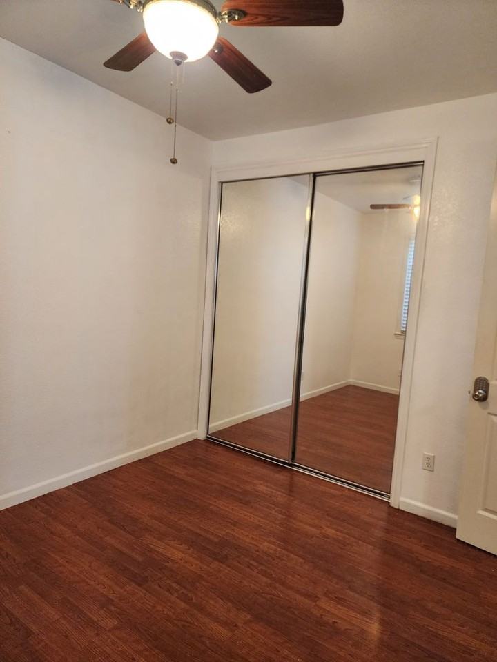 3017 Queens Gate Ct - Photo 6 of 50