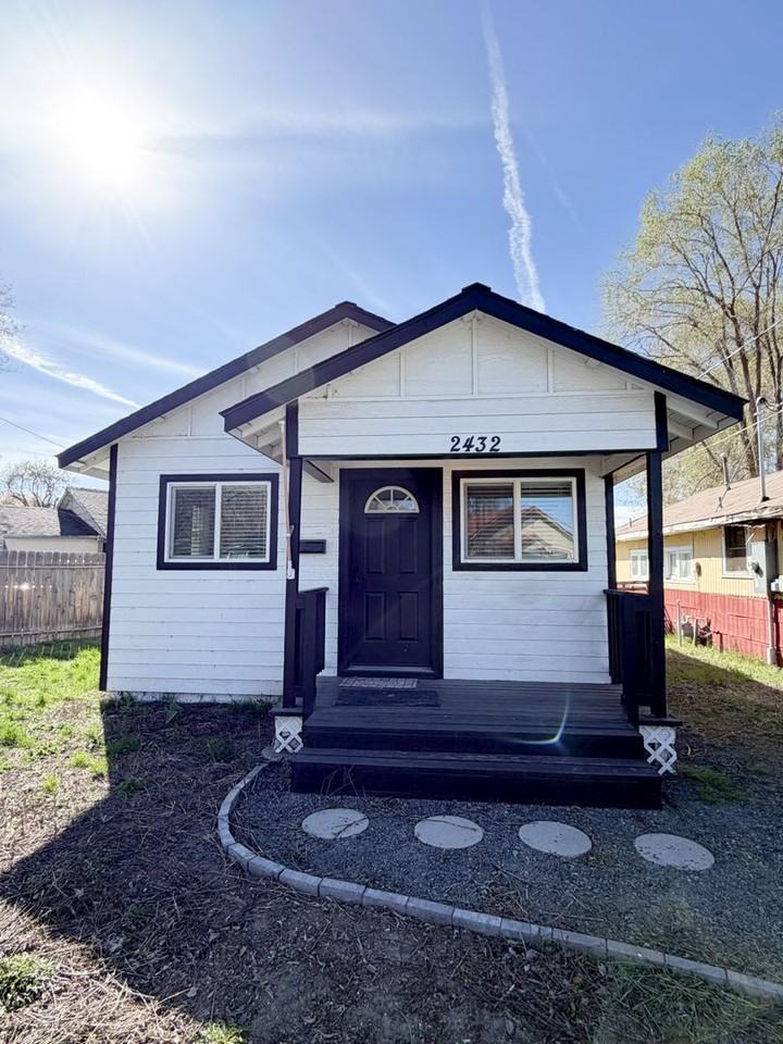 2432 Orchard Ave - Photo 2 of 34