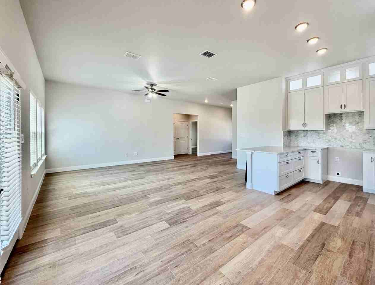 616 River Hills Dr - Photo 4 of 18