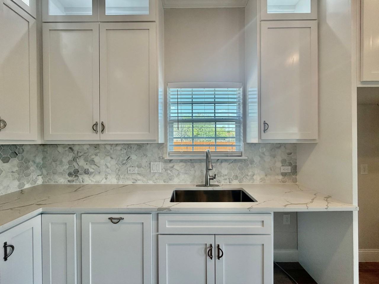 616 River Hills Dr - Photo 6 of 18