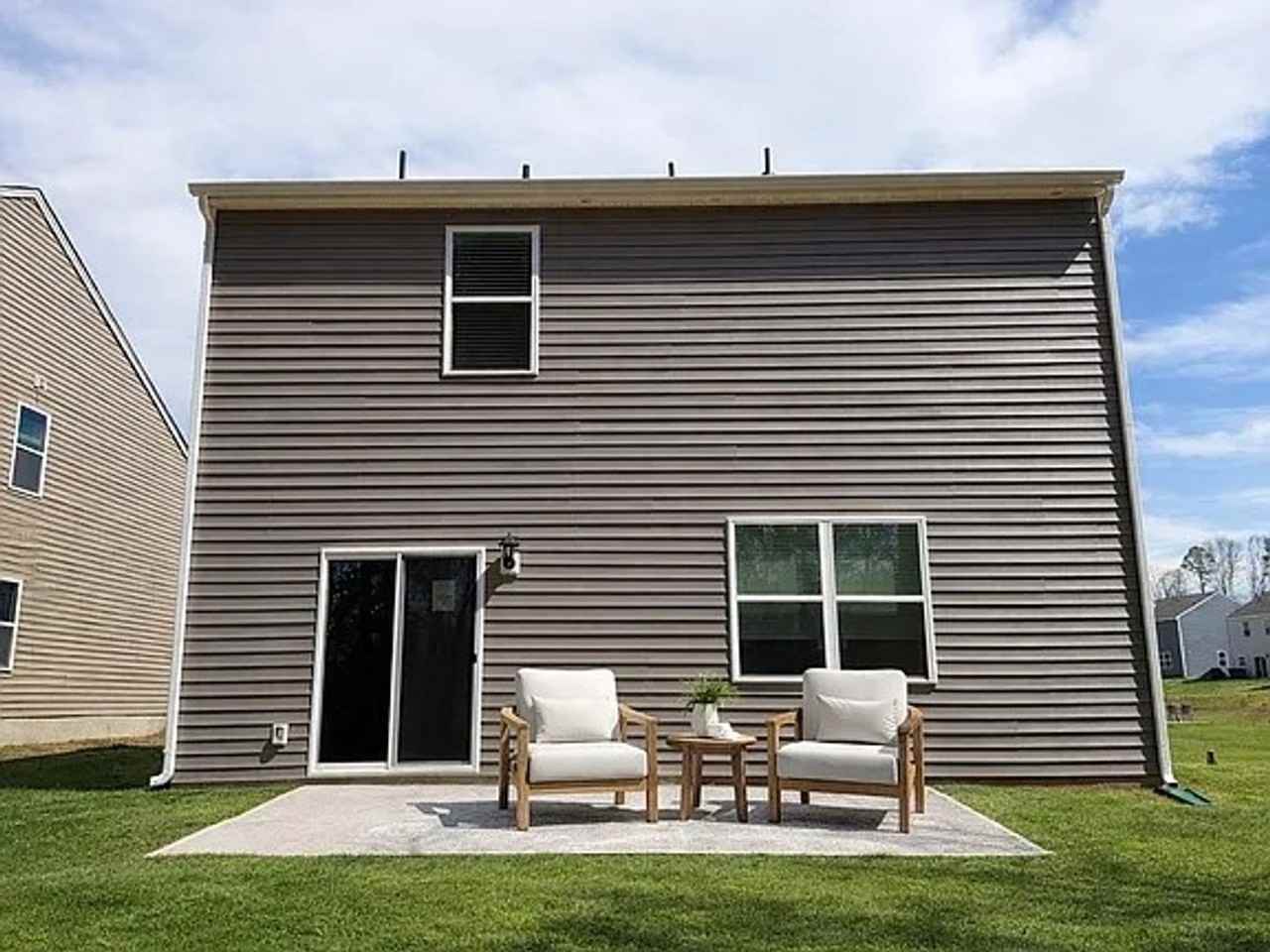 1302 37th Avenue Ln Ne - Photo 2 of 18