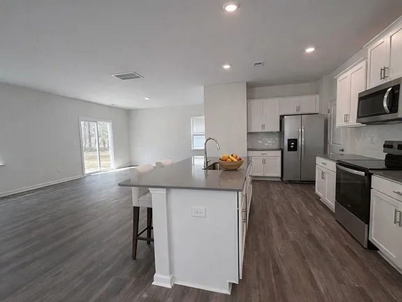 1302 37th Avenue Ln Ne - Photo 3 of 18