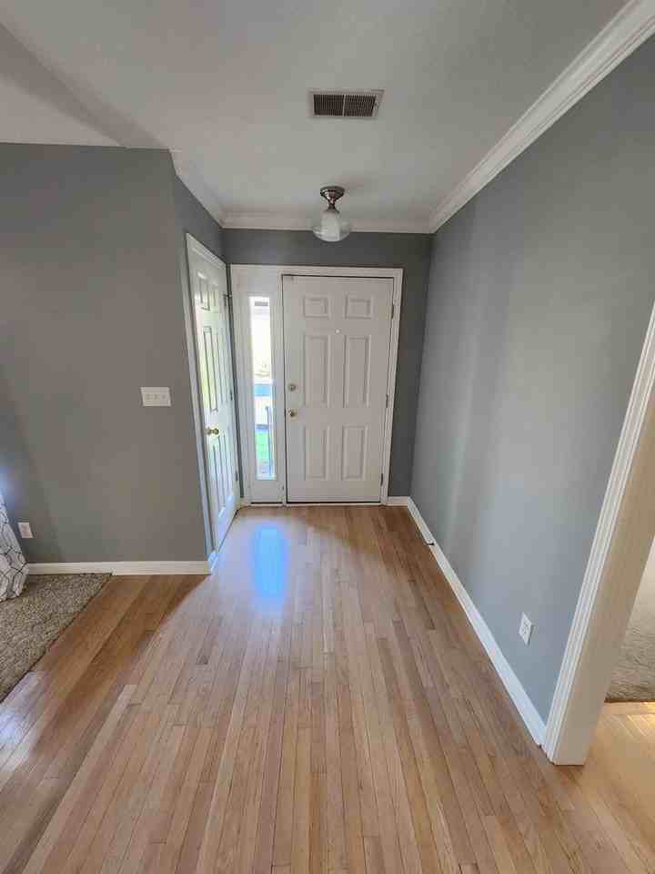 10828 Glenway Pl - Photo 3 of 34