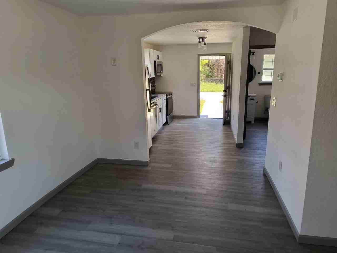 1000 N G St - Photo 6 of 20