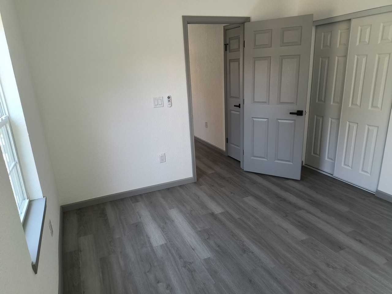 1000 N G St - Photo 7 of 20