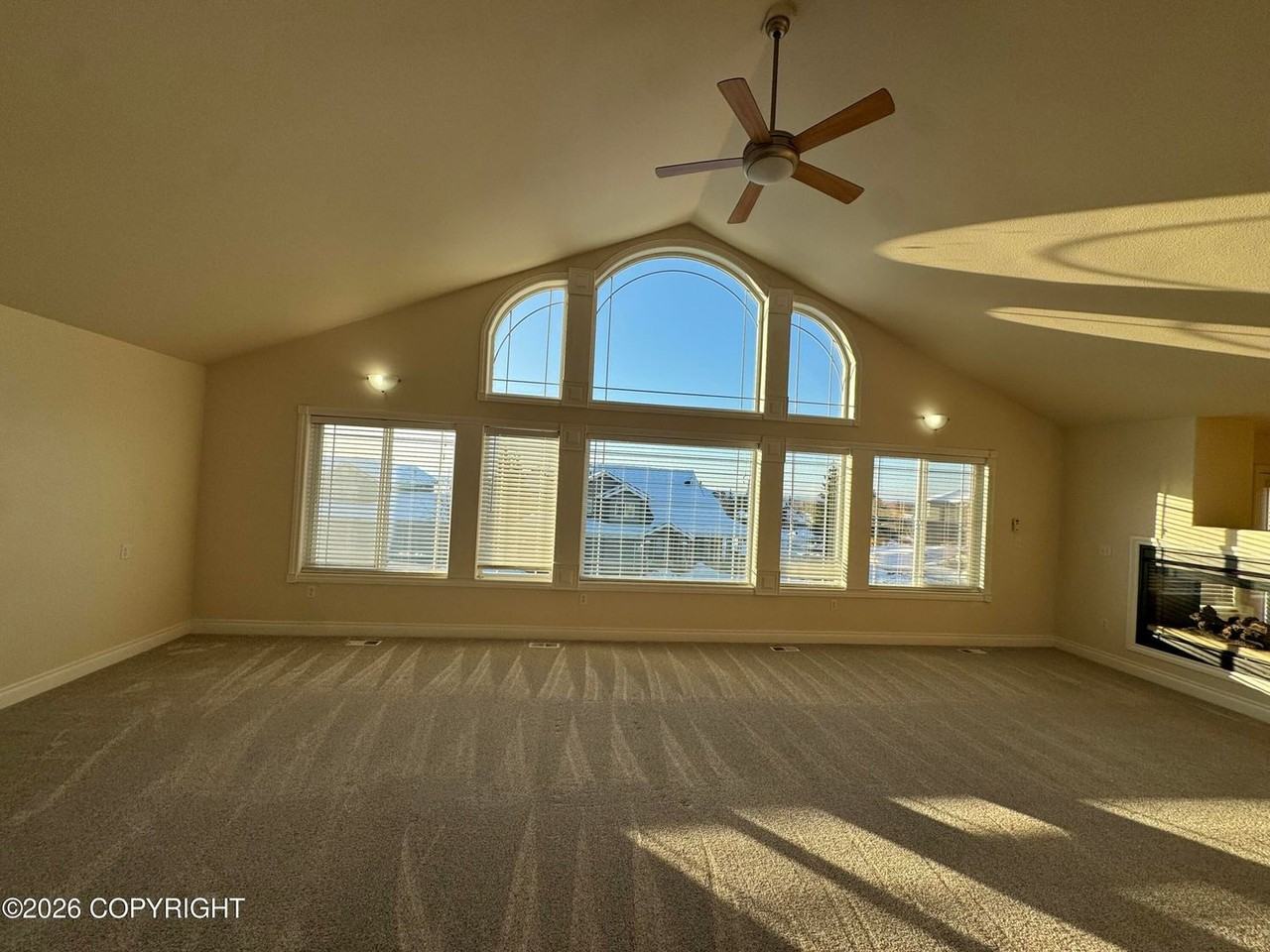 16001 Hidden Creek Ln - Photo 4 of 32