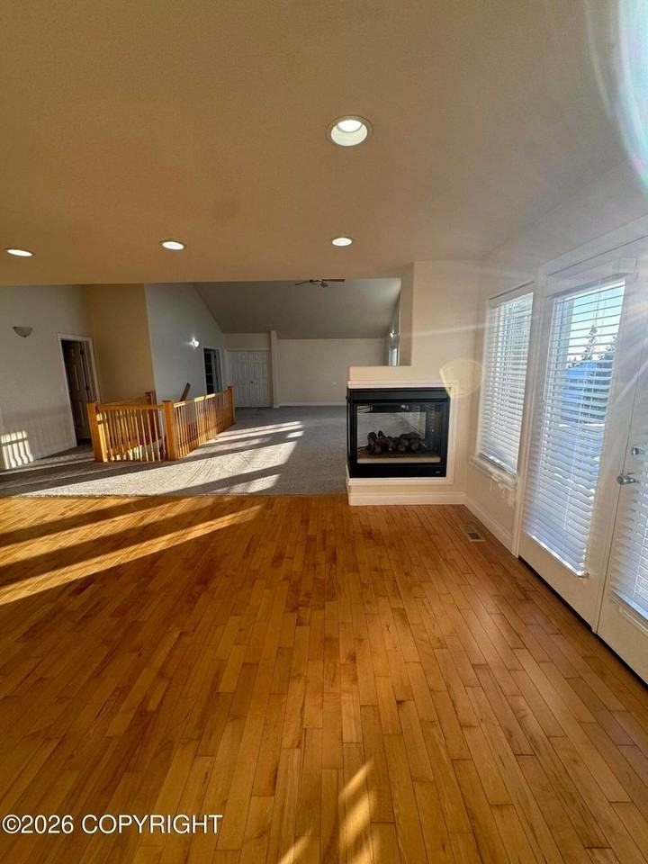 16001 Hidden Creek Ln - Photo 5 of 32