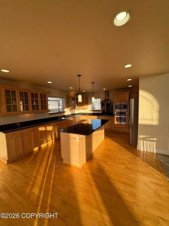 16001 Hidden Creek Ln - Photo 6 of 32