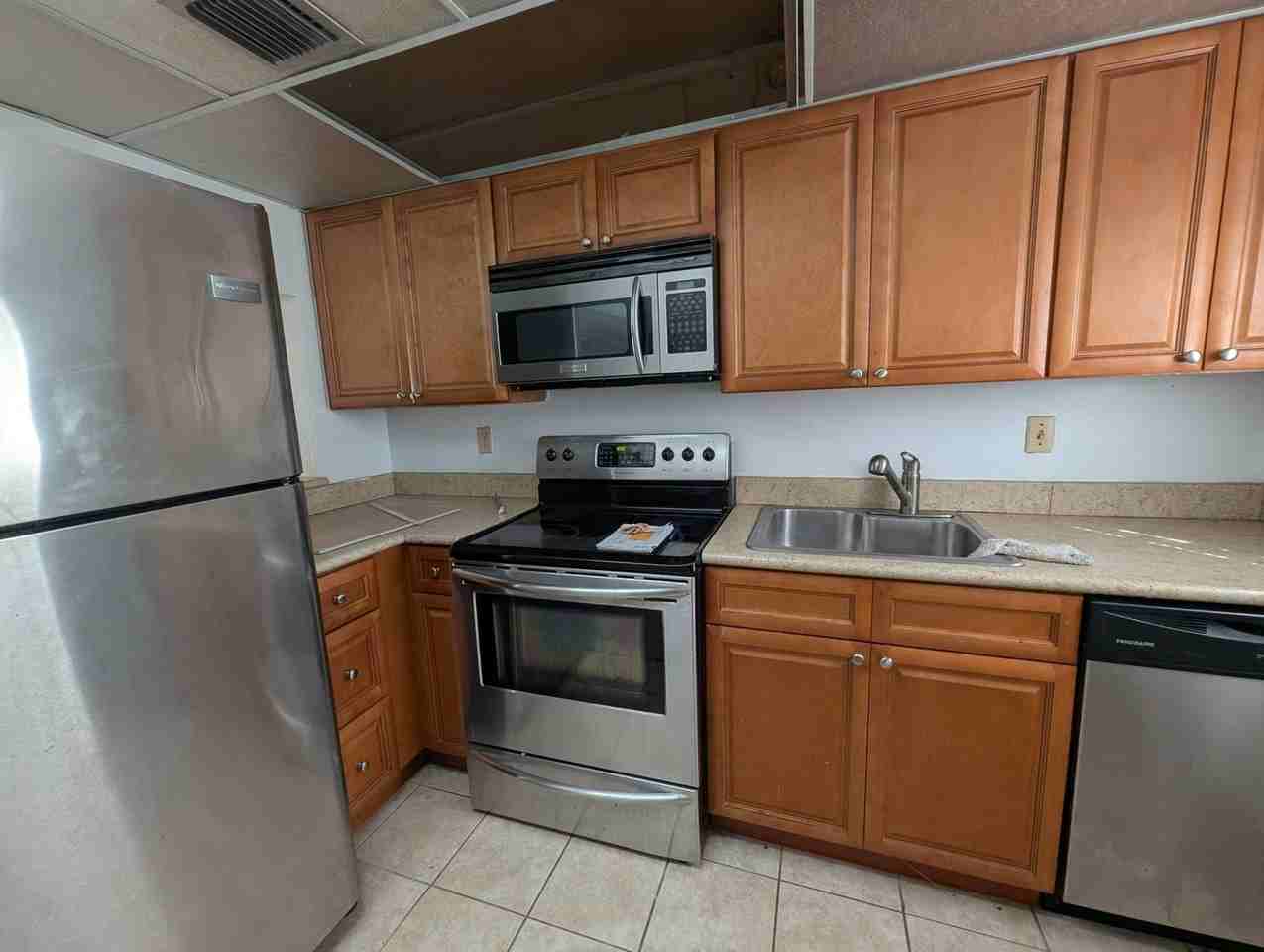 613 Sw 75th St #101 - Photo 3 of 12