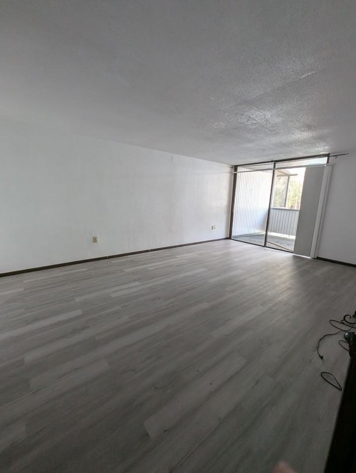 613 Sw 75th St #101 - Photo 4 of 12