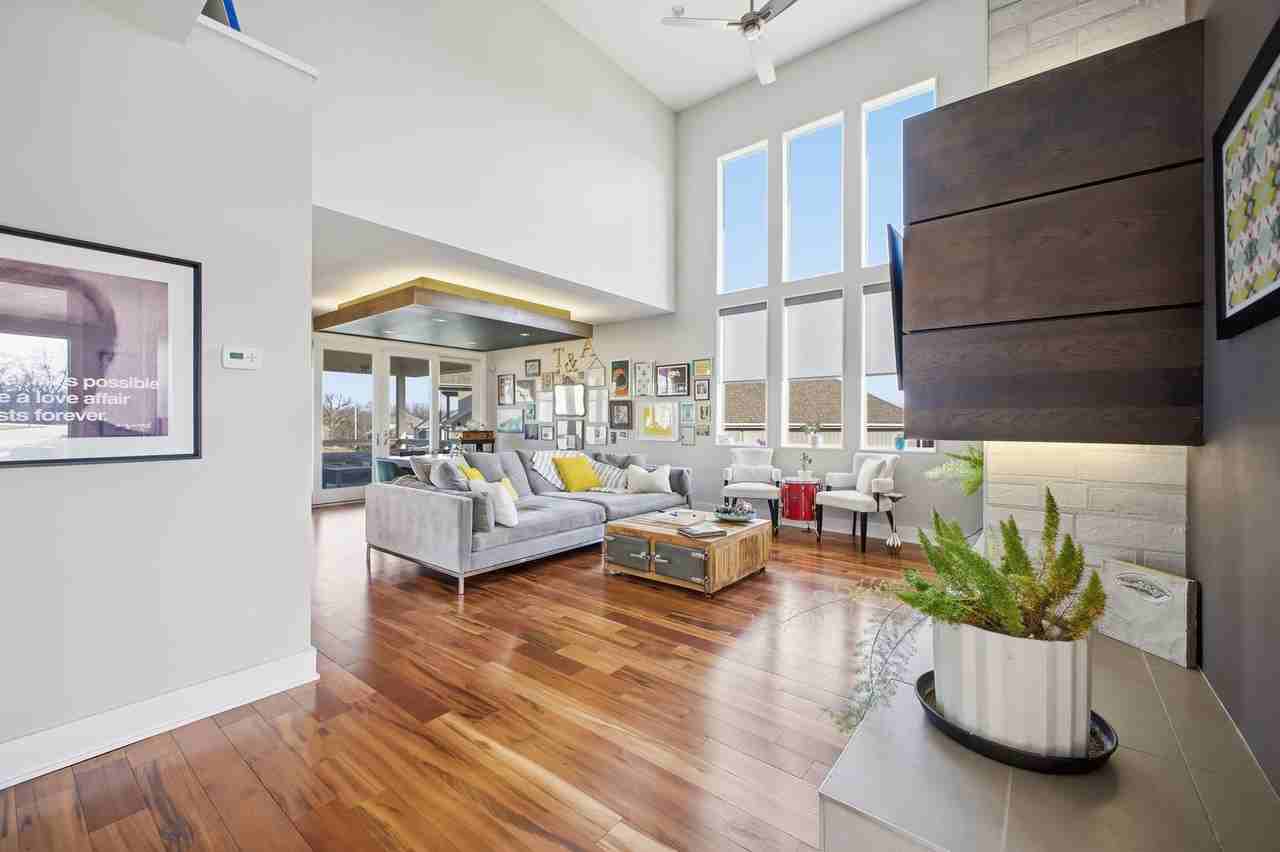 4502 Nw 70th Ter - Photo 2 of 50