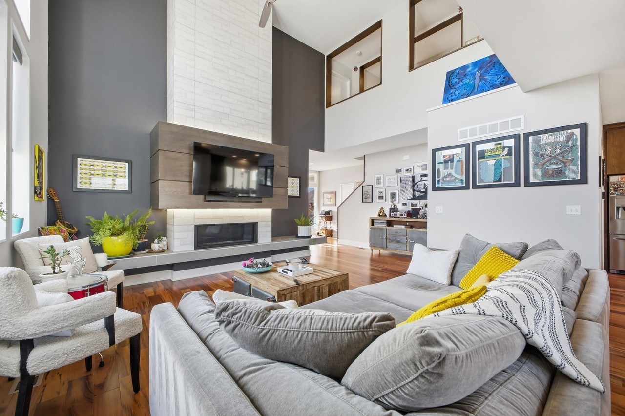 4502 Nw 70th Ter - Photo 7 of 50