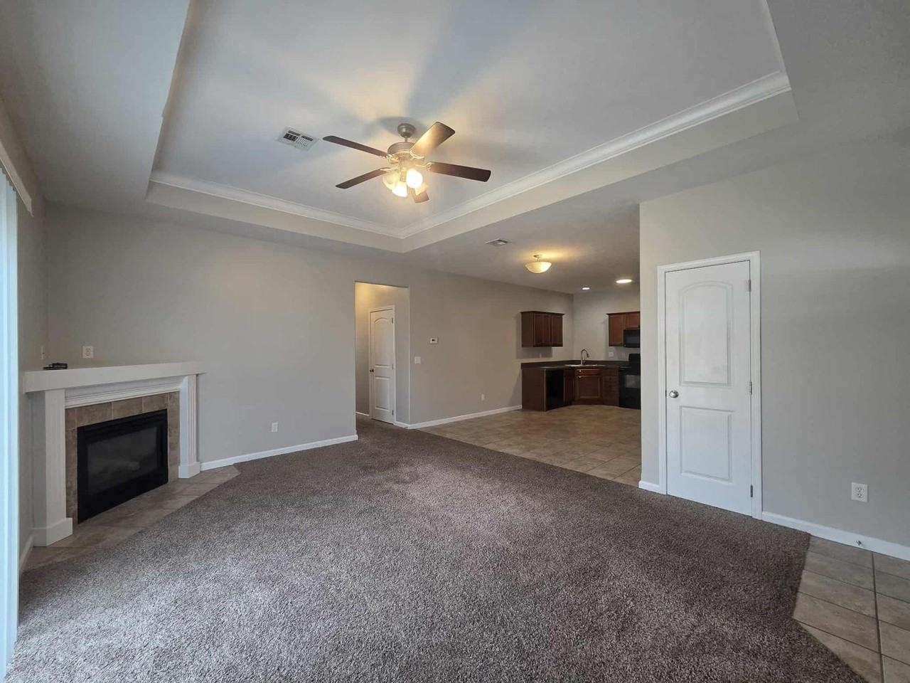 404 Michaels Ct - Photo 5 of 29