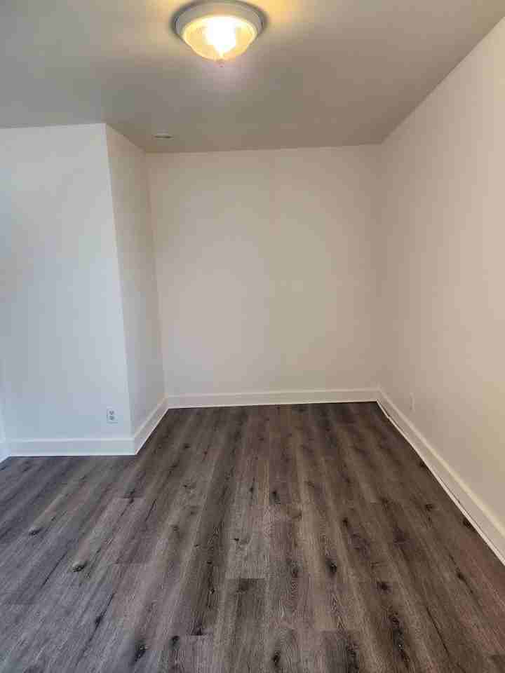 Deep Sea Apartments  DEEP01 - Photo 7 of 8