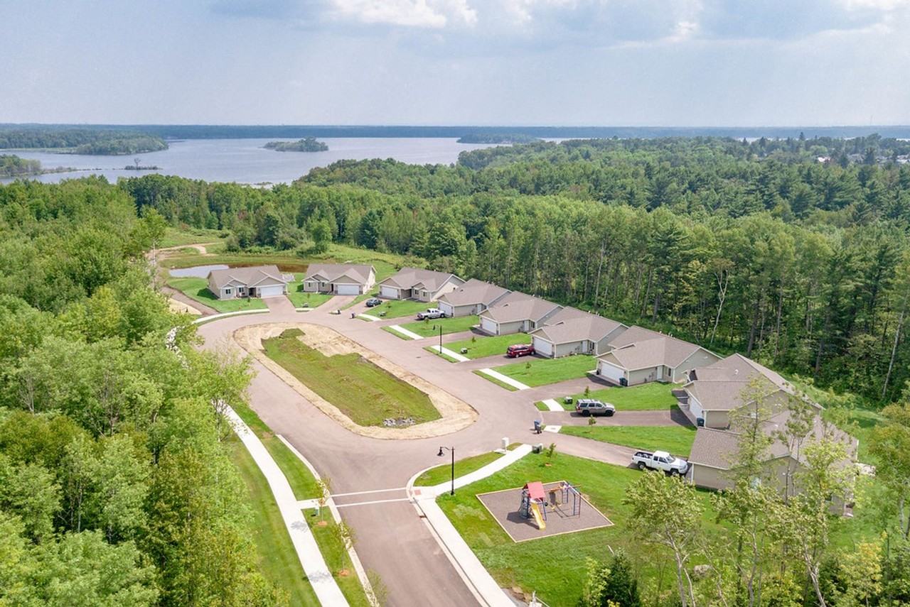 9010 Zimmerly Ave - Photo 4 of 6