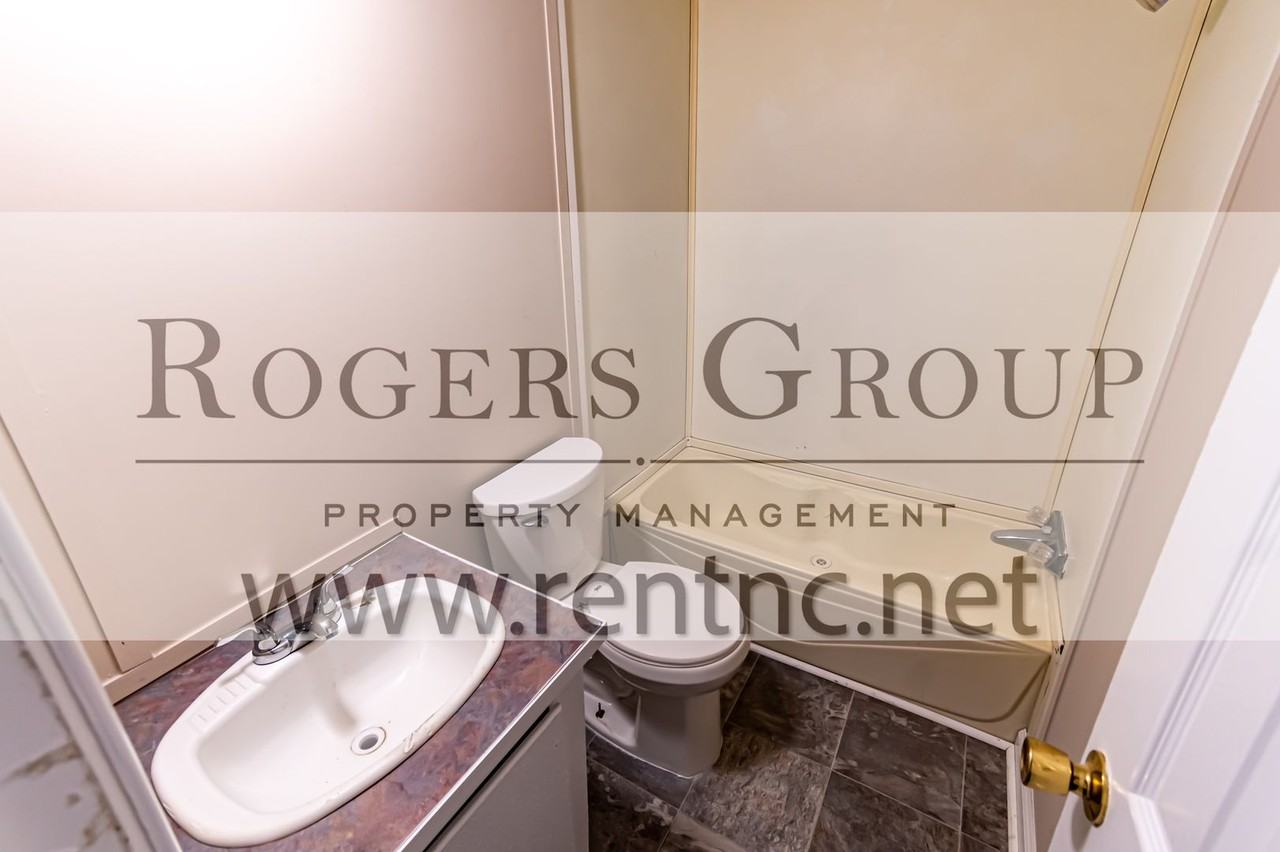 2 Country Ln - Photo 5 of 9