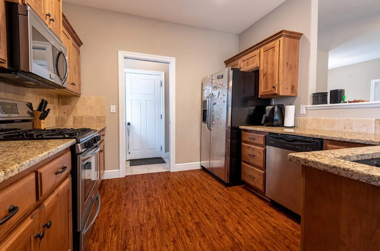 2209 Buckner Dr - Photo 6 of 12