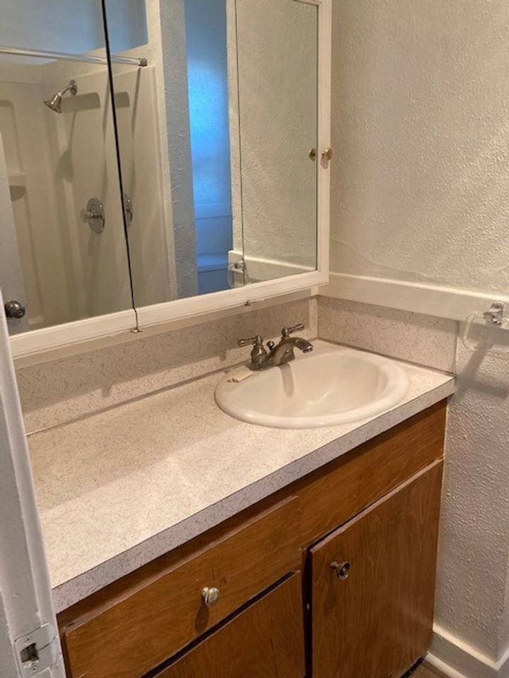 1120 13th Ave S - Photo 7 of 17