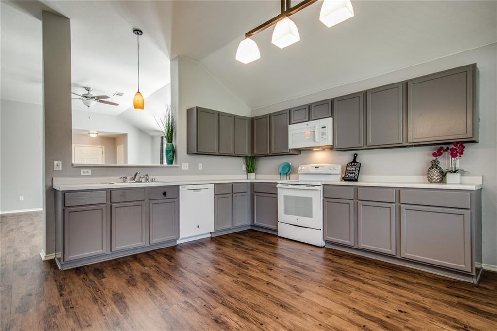 3608 Diamond Ranch Rd - Photo 3 of 13