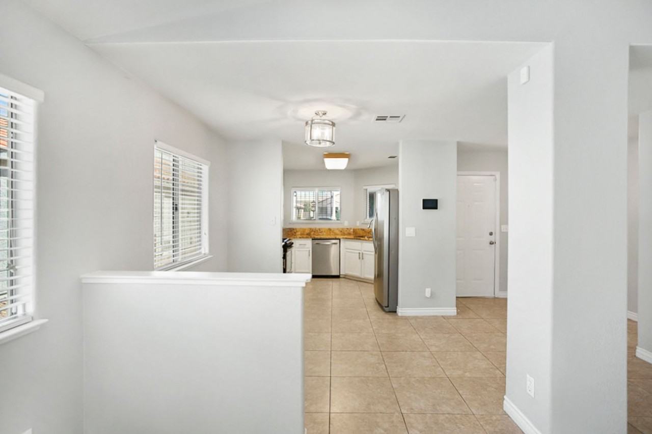 804 Breanna St - Photo 5 of 27