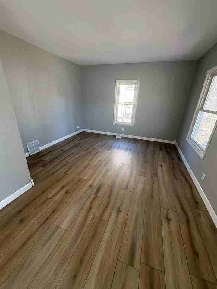 726 Denver St - Photo 2 of 10