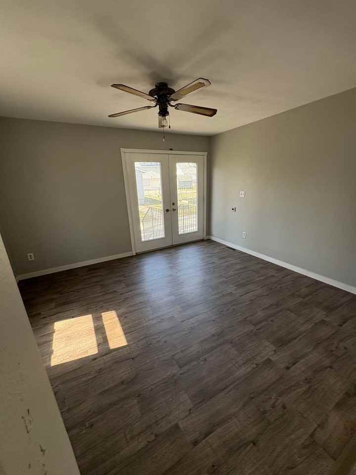 726 Denver St - Photo 4 of 10