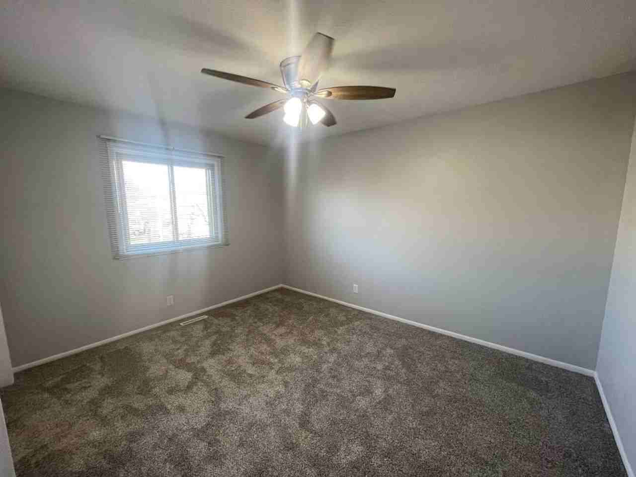 11803 S 27th St - Photo 3 of 27