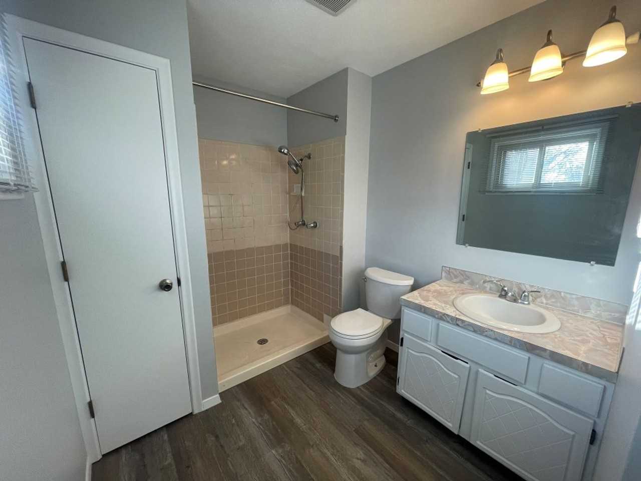 11803 S 27th St - Photo 5 of 27