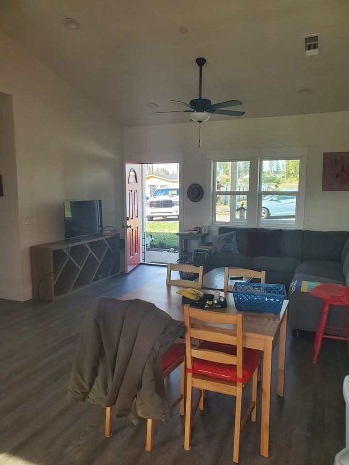 1492 Elliott Rd - Photo 4 of 15