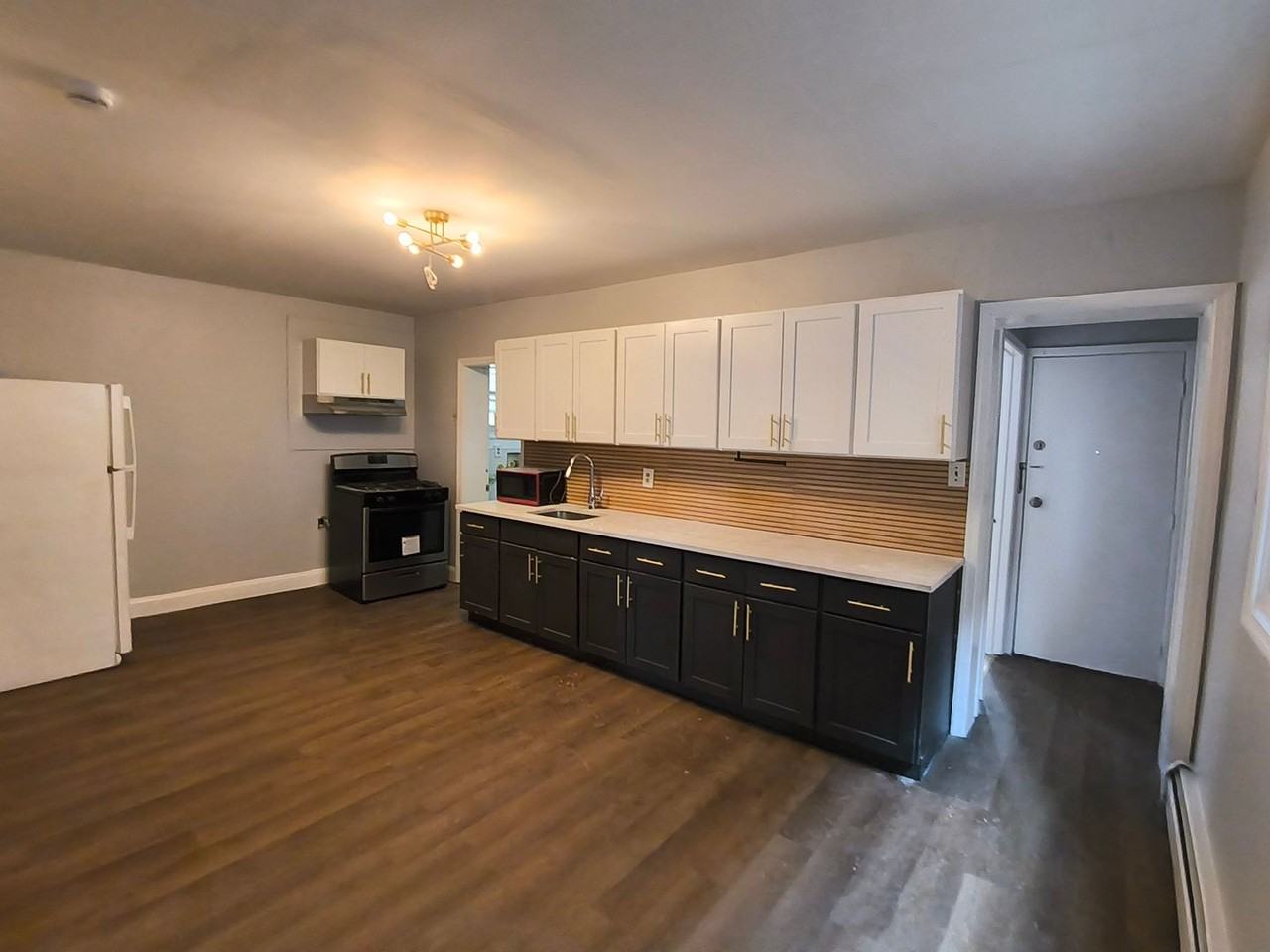 232 Rankin St - Photo 4 of 7