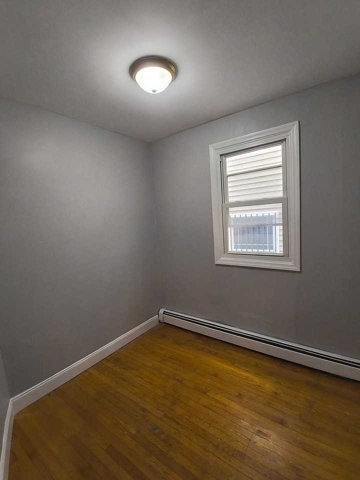 232 Rankin St - Photo 5 of 7