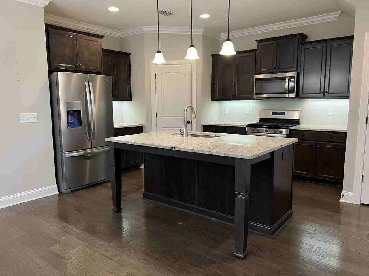 325 Cornelius Way - Photo 5 of 19