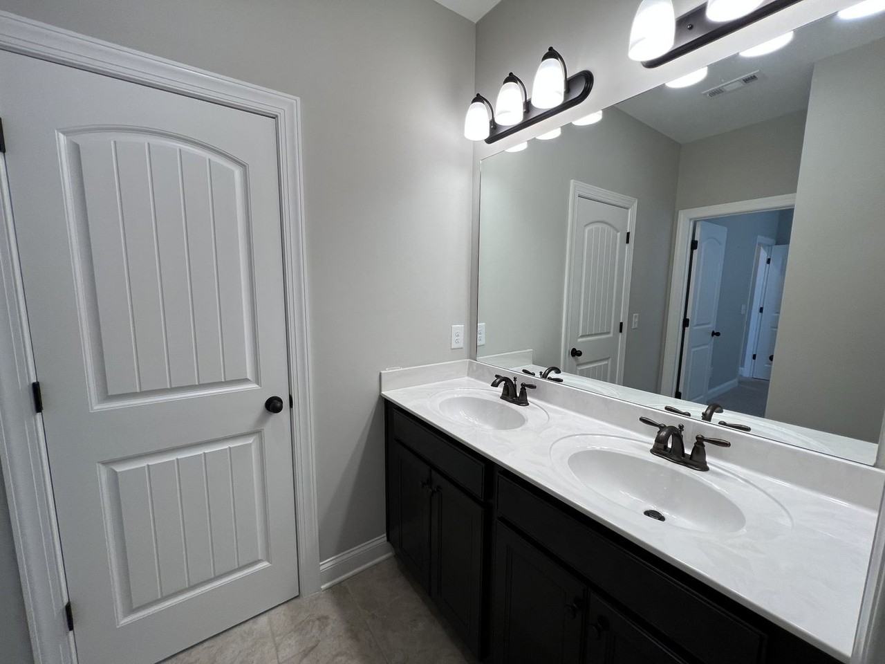 325 Cornelius Way - Photo 7 of 19