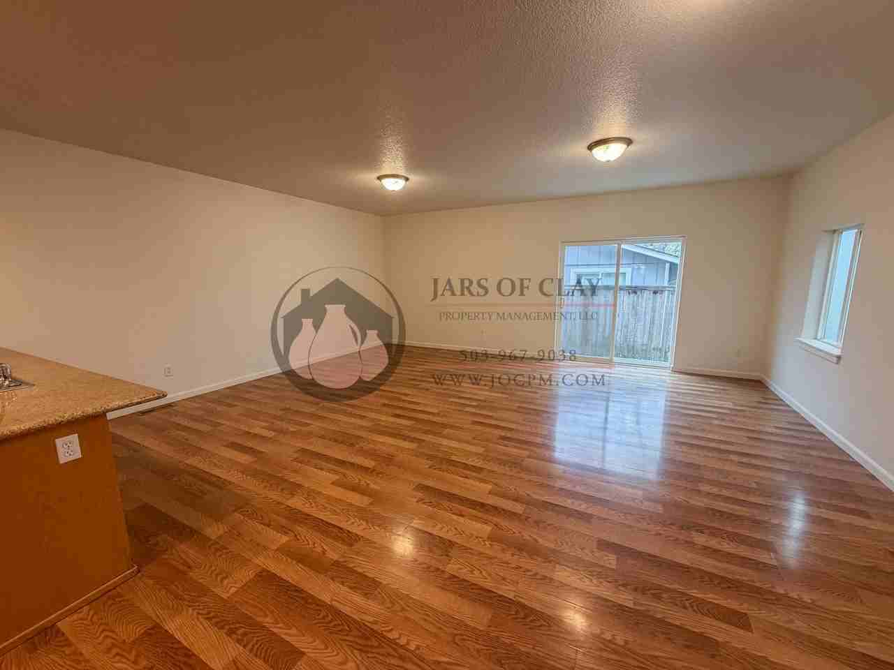 345 Norway St Ne - Photo 3 of 16