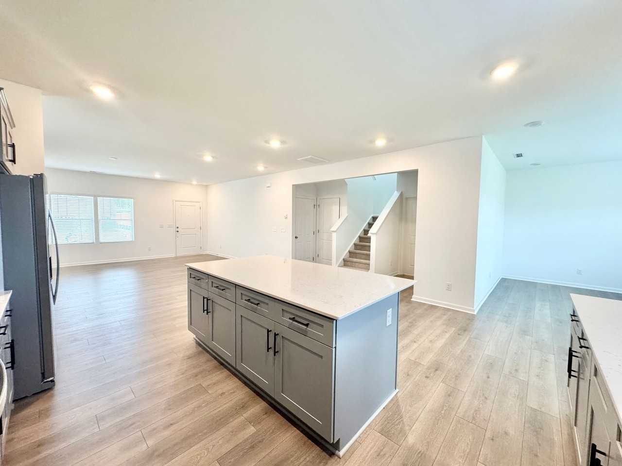 215 Ocelot Ln - Photo 4 of 15