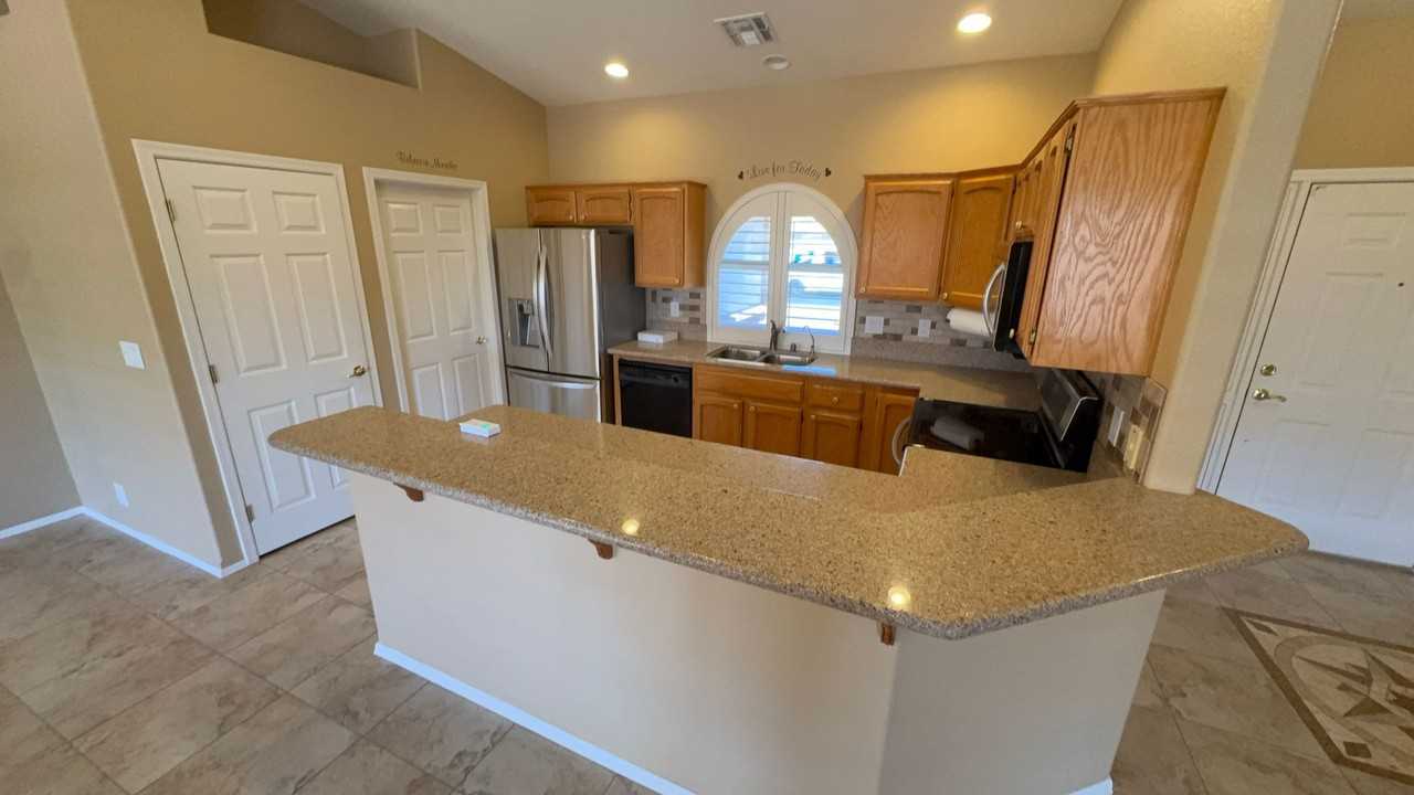 11019 E Knowles Ave - Photo 6 of 18