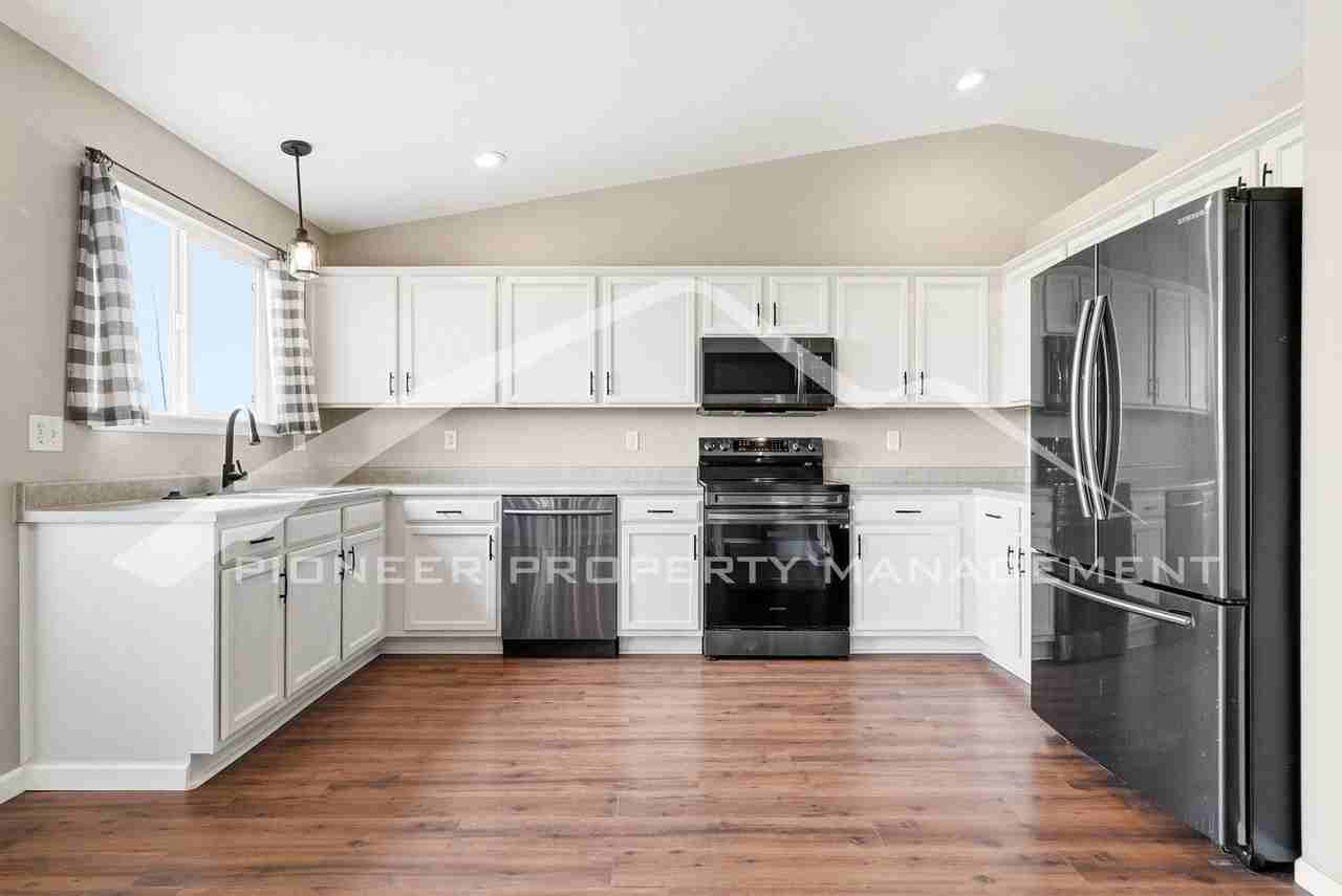 5556 S Yakima Way - Photo 6 of 24