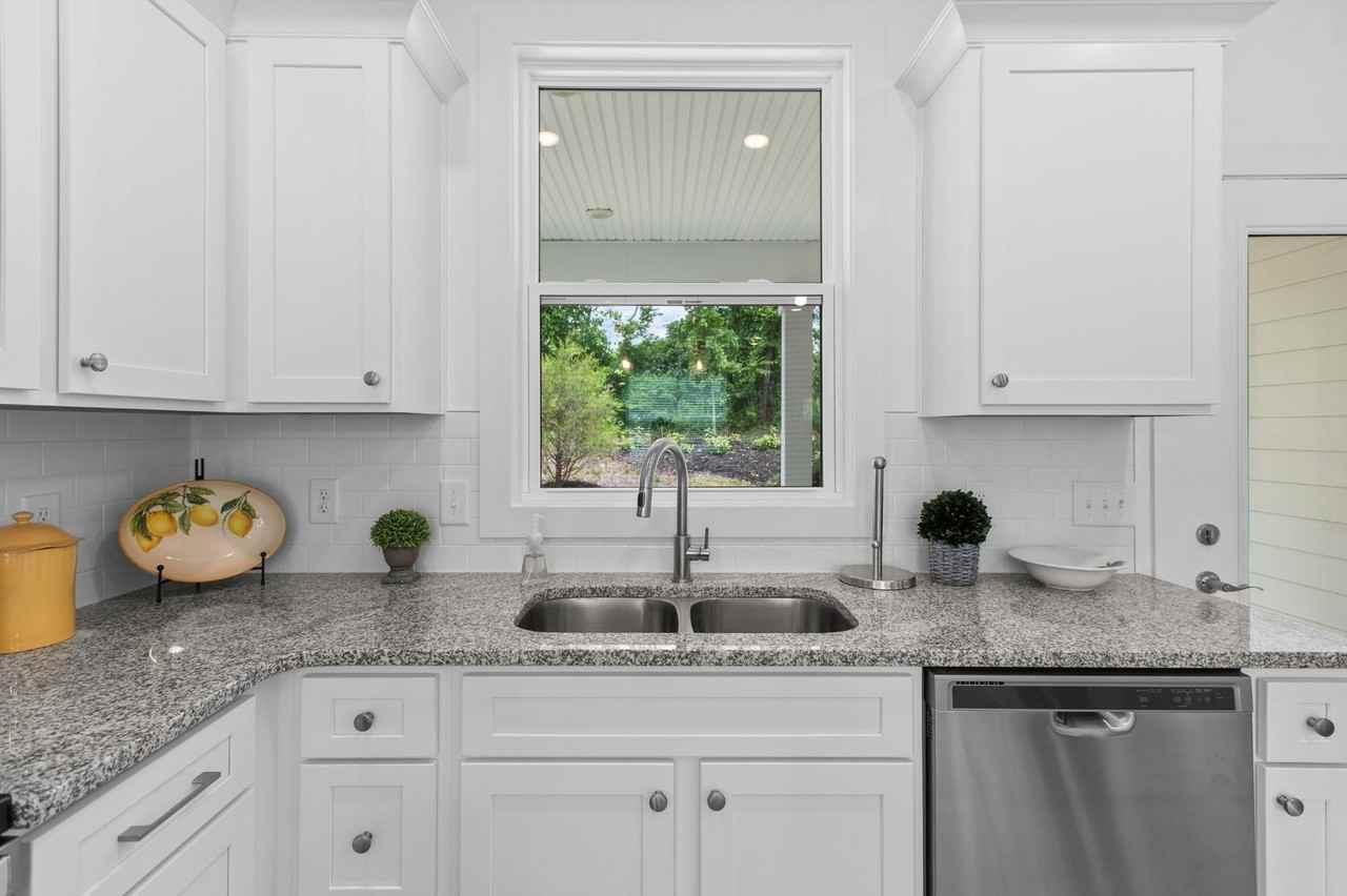 1170 S Dickerson Rd - Photo 5 of 31