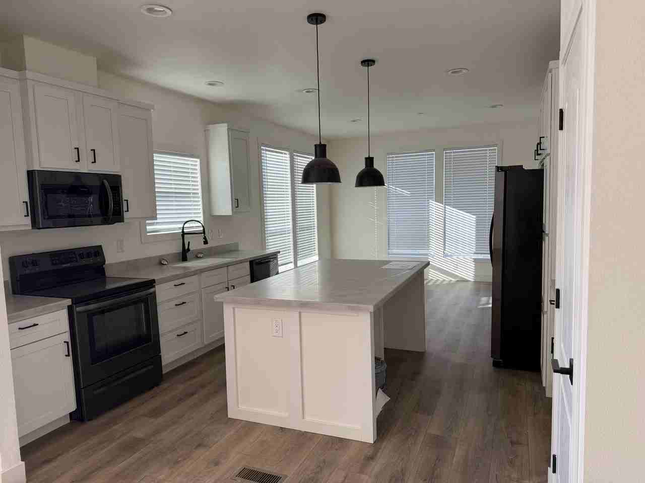 2060 Monazite Pl - Photo 4 of 14