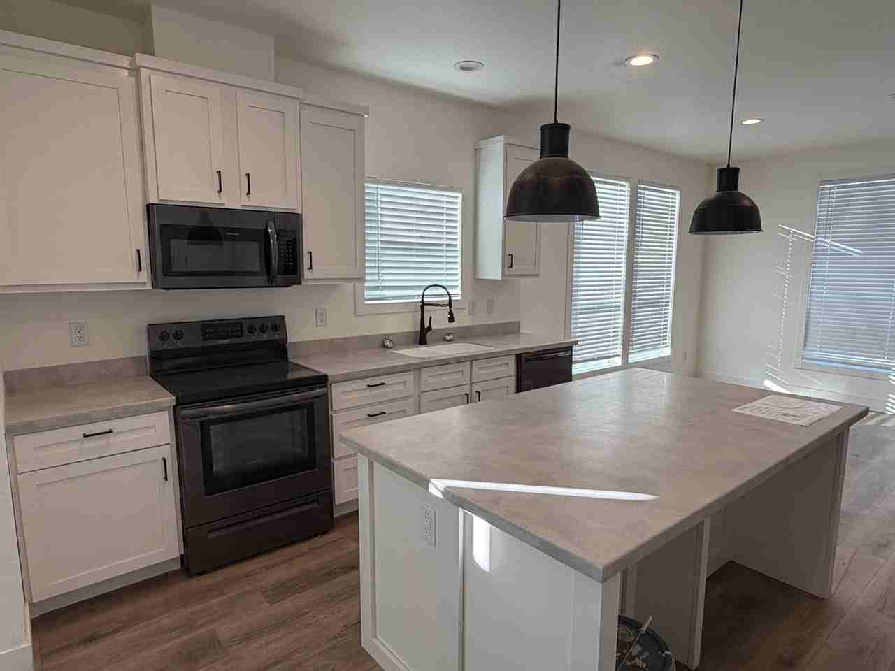 2060 Monazite Pl - Photo 5 of 14