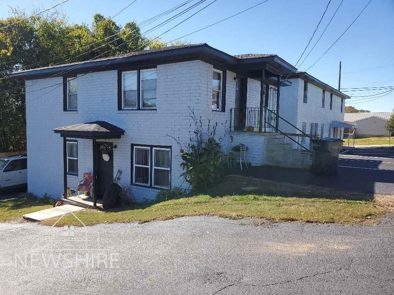 Hampton Avenue Apartments — Comfortable Greenville Living Close to Everything - Photo 2 of 45