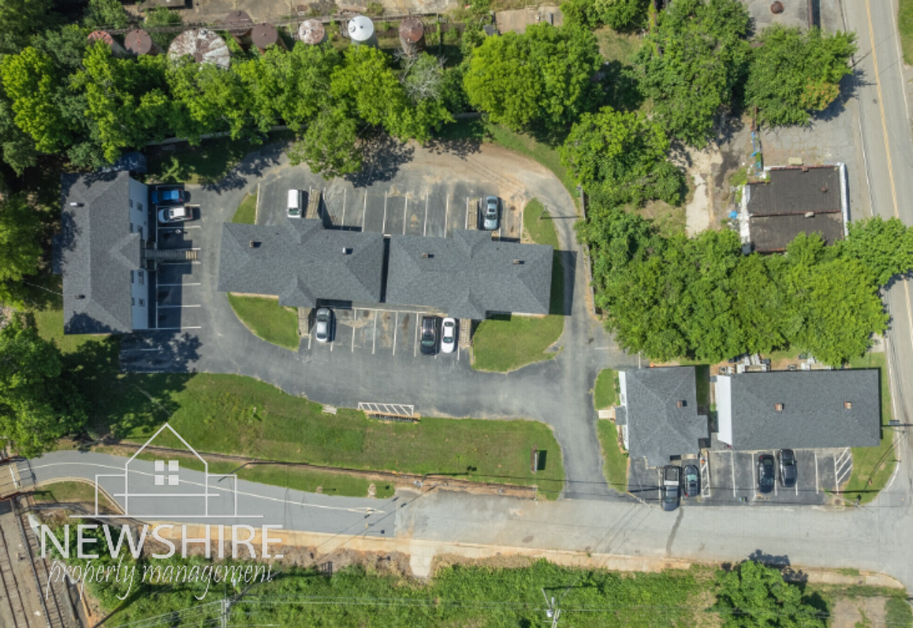 Hampton Avenue Apartments — Comfortable Greenville Living Close to Everything - Photo 6 of 42