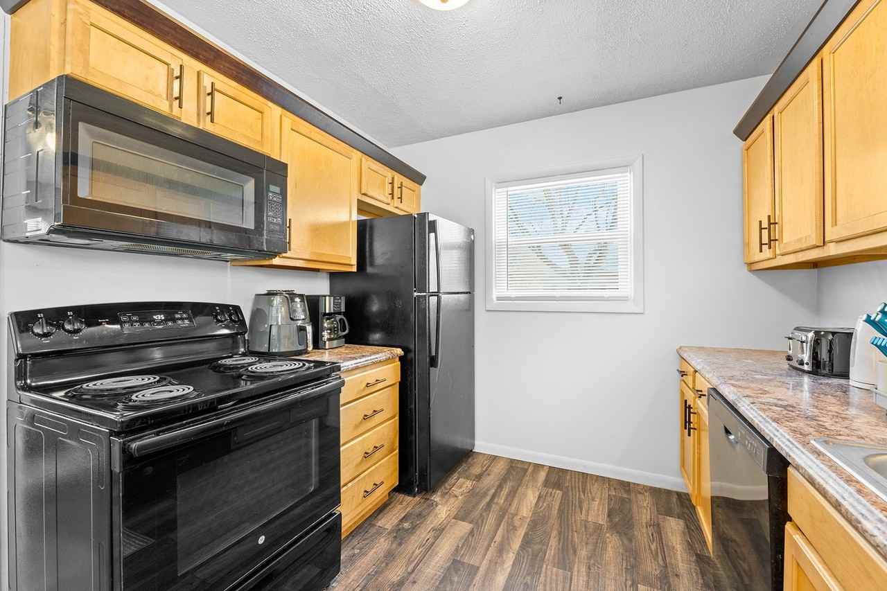 2225 Martha Ave Ne - Photo 7 of 19