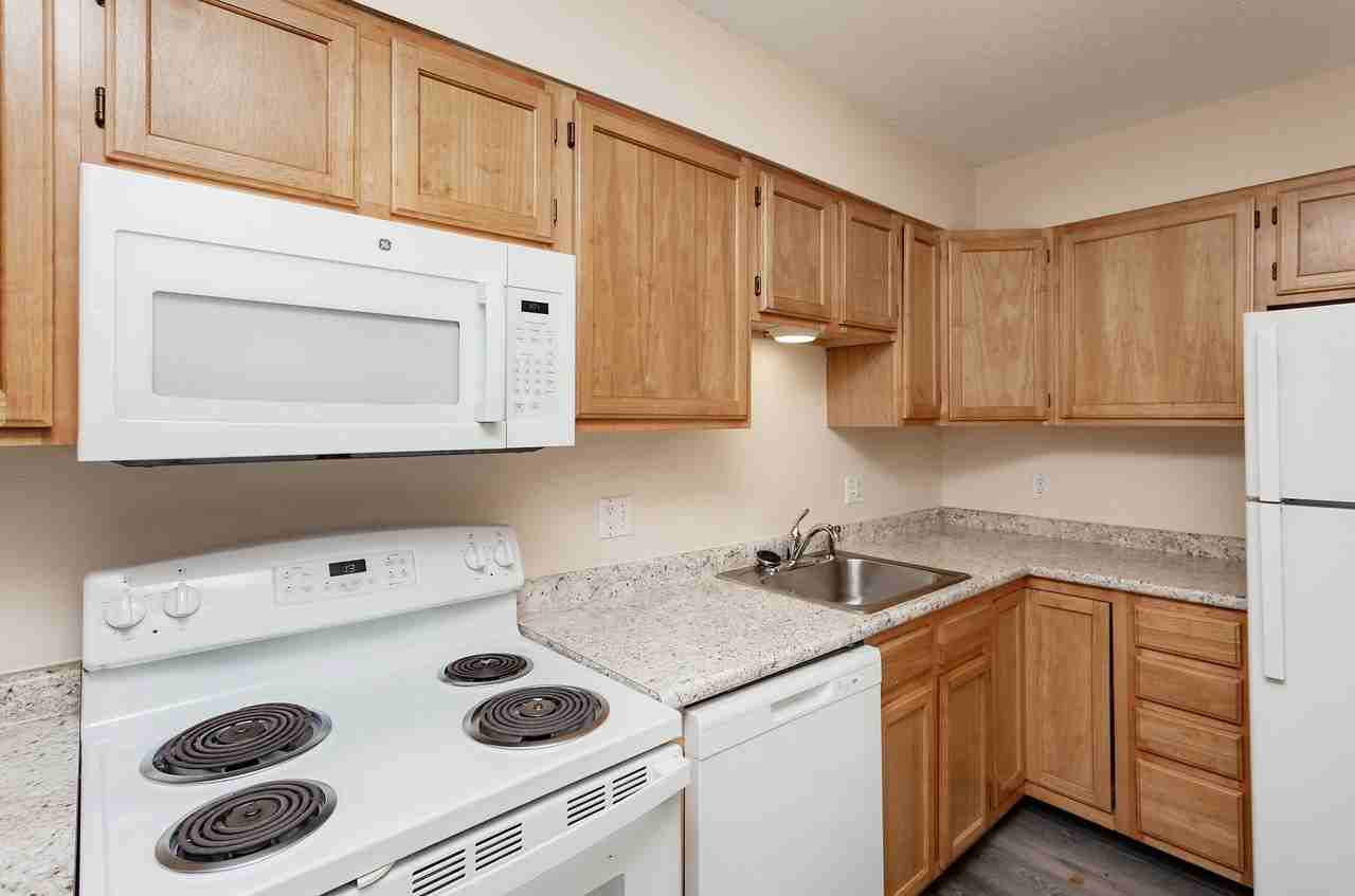 $500 off first full month rent PLUS reduced rents! - Photo 7 of 28