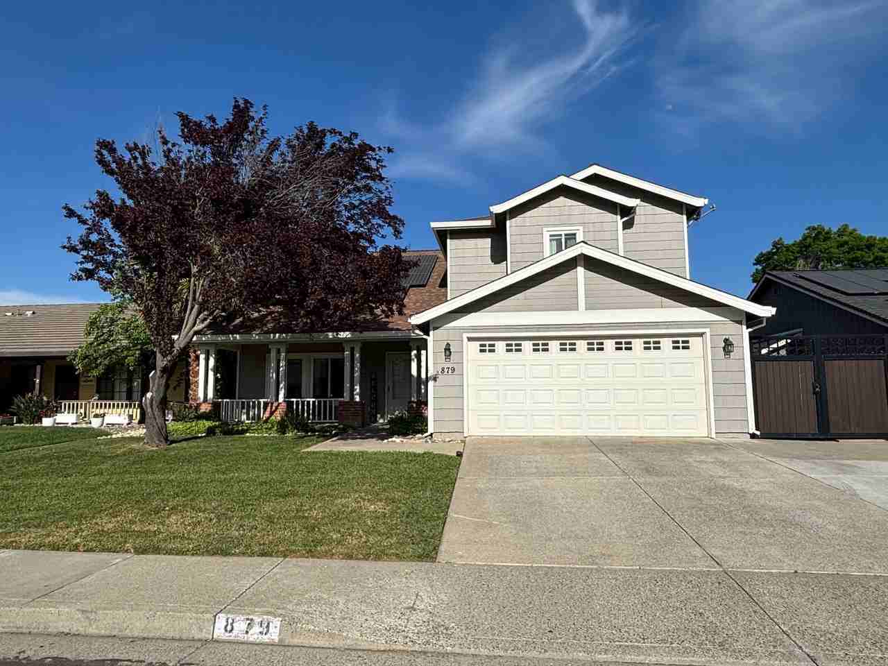 879 Fall River Trl - Photo 2 of 36