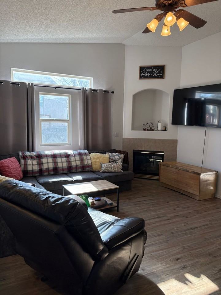 5050 Rill Valley Way - Photo 5 of 29